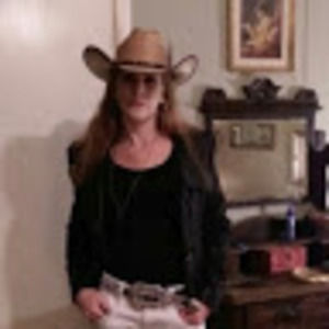 Meet your Posher, Lea